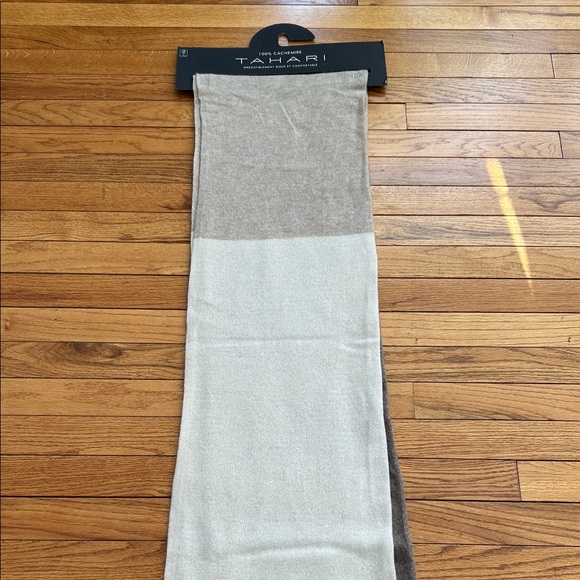 Tahari 100% Cashmere Tri Color Scarf Wrap Colorblock NWT - Picture 6 of 8